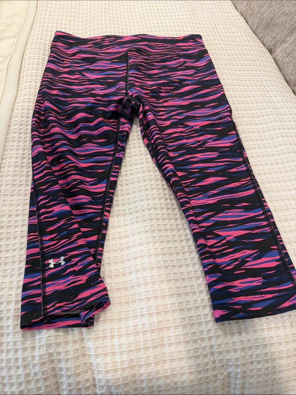 Under Armour women’s Black, Pink & Purple Printed Athletic Capri Leggings